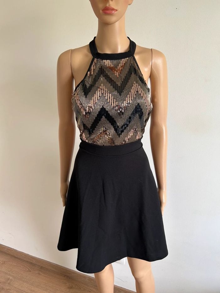 Robe noire avec sequins Miss One taille L jamais portée