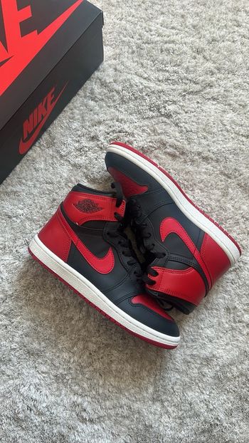 Jordan 1 Retro High 85 Bred Red Black/ Noir Rouge Taille 40 Neuf avec etiquette