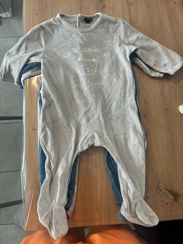 Lot 4 pyjama taille 12 mois - photo numéro 3