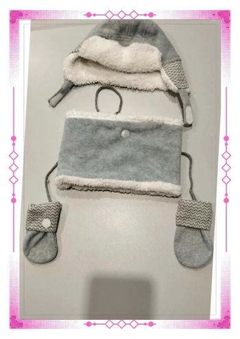 Ensemble bonnet écharpe gants