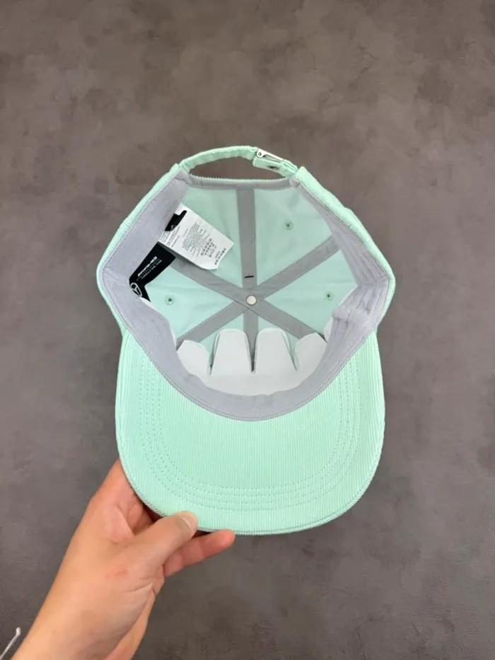 Casquette Mercedes F1 AMG en Velours côtelé Corduroy Vert Menthe Neuve - photo numéro 5