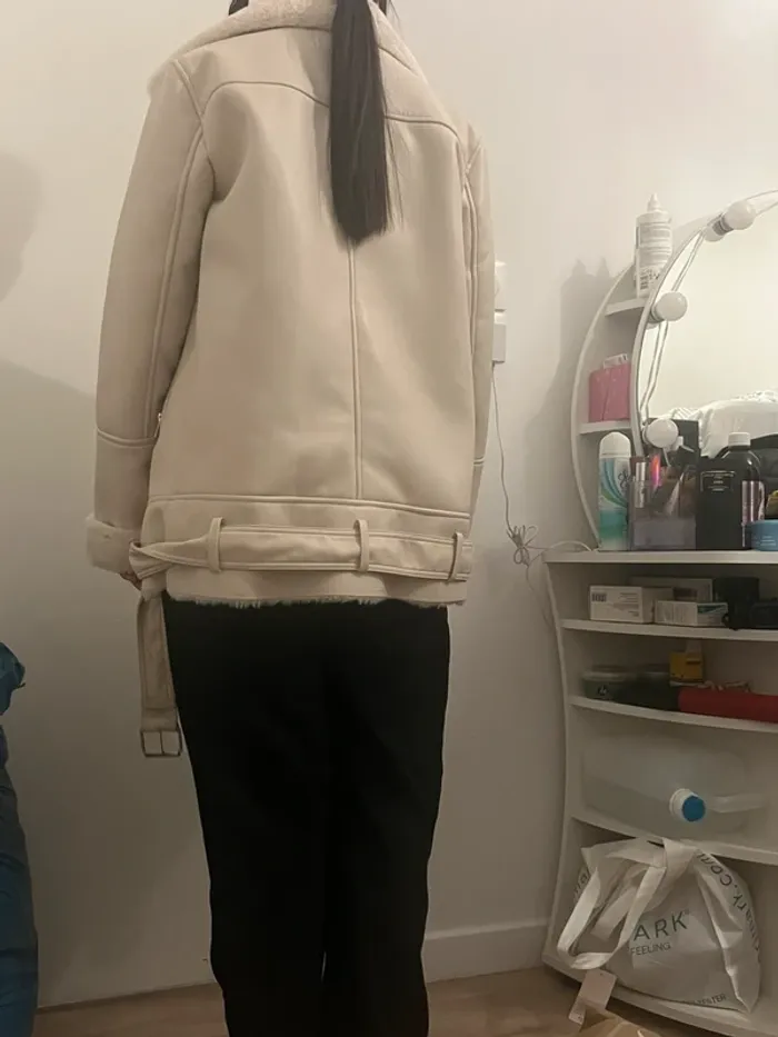 Manteau stradivarius taille M porté 1 fois - photo numéro 7