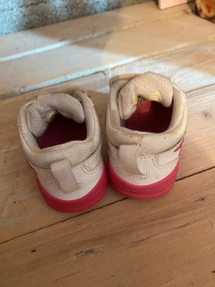 Basket Nike fille taille 19 - photo numéro 3