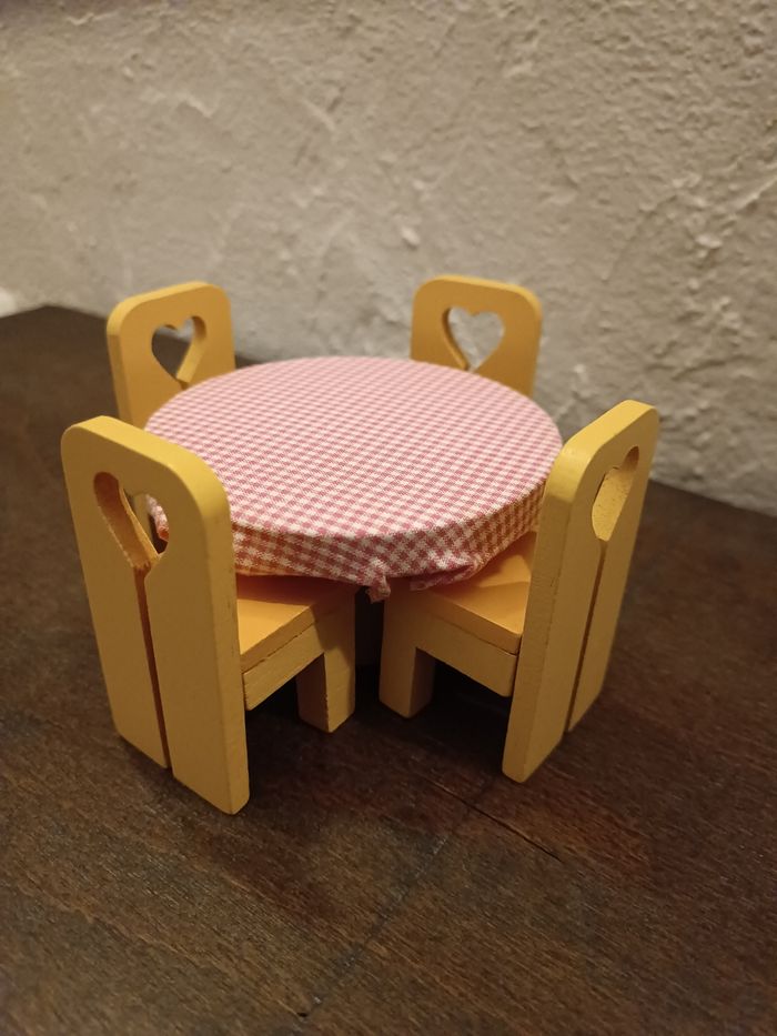 Mobilier pour poupée