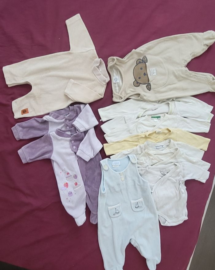 Lot de 12 vêtements pour bébé taille 0 - 1 mois - photo numéro 5
