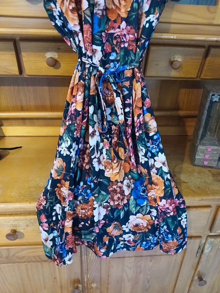 Robe fleurie légère taille 52 - photo numéro 2