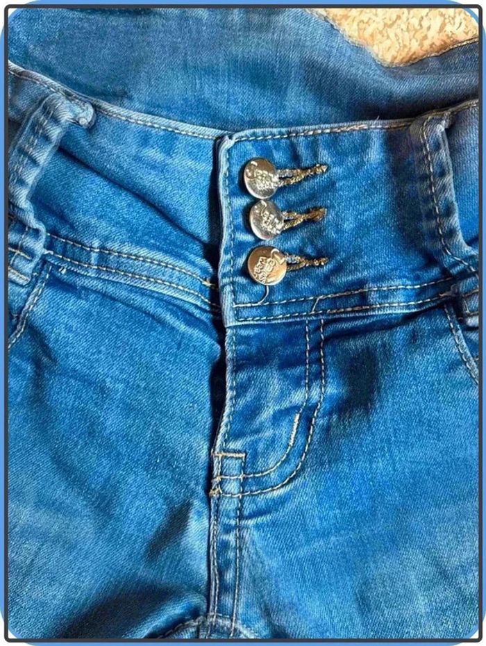 Très jolie jeans taille  40  marque miss ness - photo numéro 2