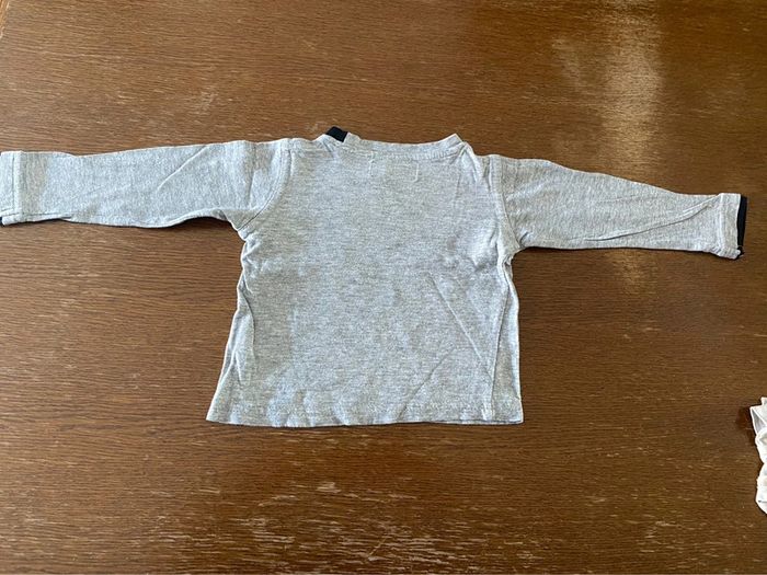 T-shirt gris exposure - photo numéro 3