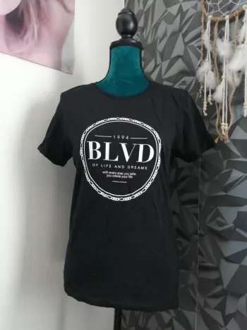 Tee-shirt noir avec logo à message 1994 / amisu / (L)