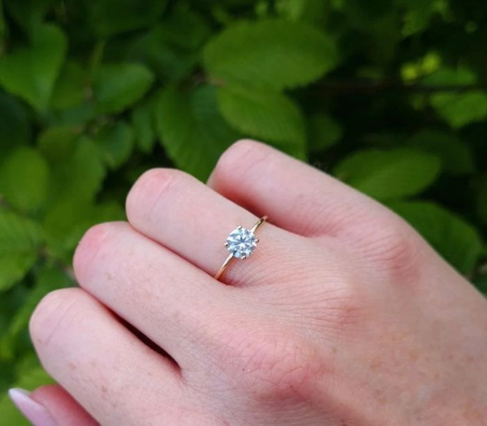 Bague fine solitaire plaqué or et oxyde de zirconium Taille 54 neuve