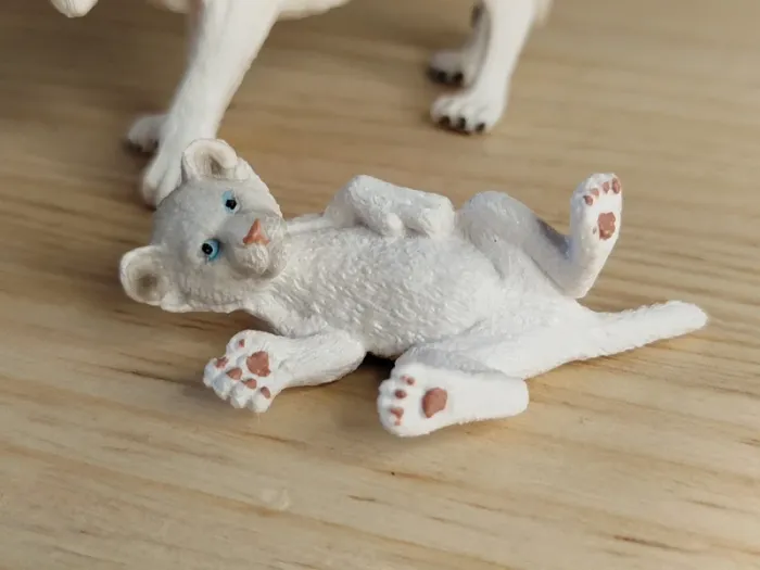 Schleich lionne Albinos et ses bébés Figurine animal de la savane - photo numéro 3