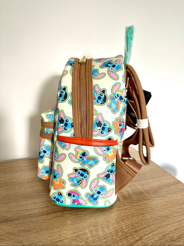 Sac Loungefly backpack Retro Groovy Stitch Disney - photo numéro 2