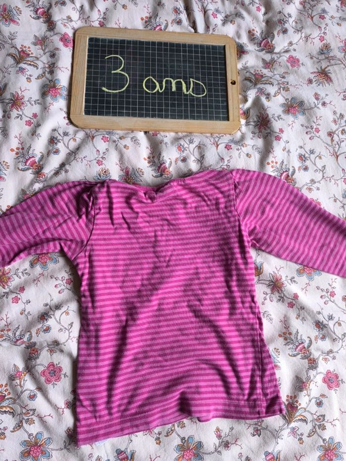 T-shirt manches longues Disney taille 3 ans en très bon état - photo numéro 4