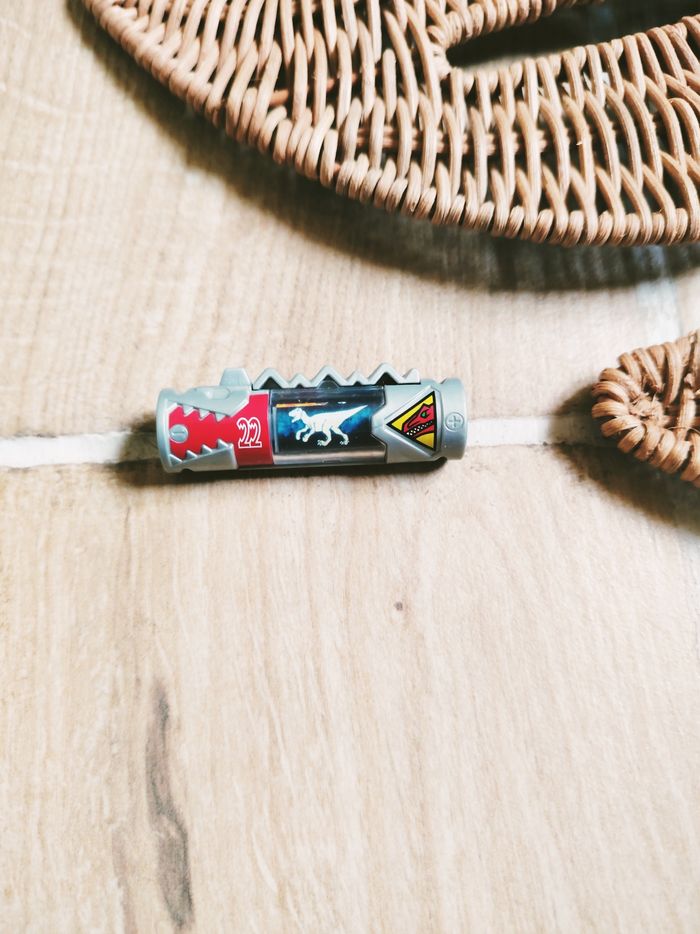 🦕 Power rangers dino charge - Energem-dino chargeur n° 22 rouge Fukuiraptor - photo numéro 3