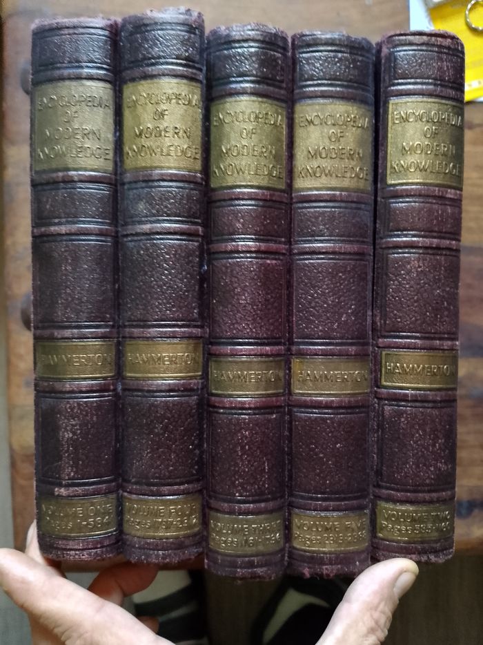 ENCYCLOPÉDIA OF MODERN KNOWLEDGE - photo numéro 2