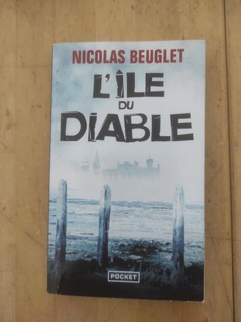 L'île du diable Nicolas Beuglet Pocket Thriller 2023