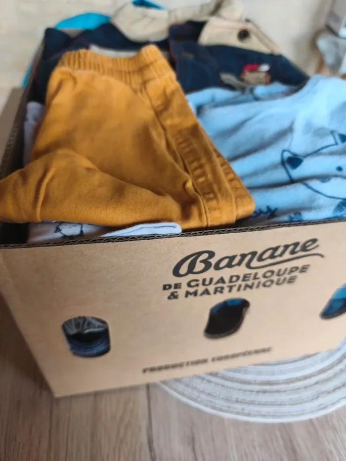 Gros lot env 30 vetements garçon 6 mois - photo numéro 2