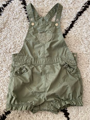 Combishort salopette kaki poche coeur 2 ans 