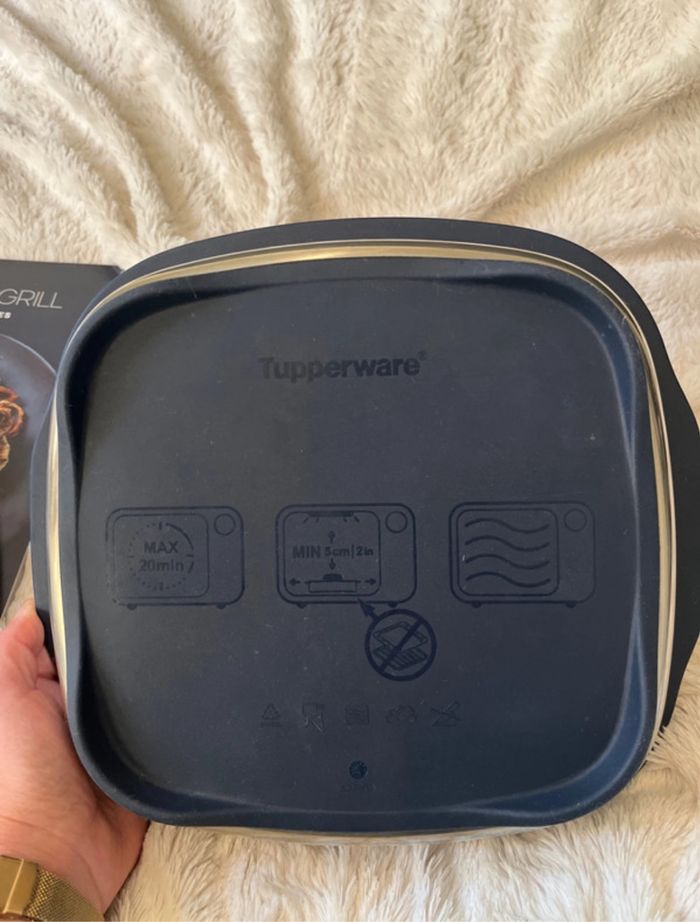Micro pro grill Tupperware avec son livre - photo numéro 3