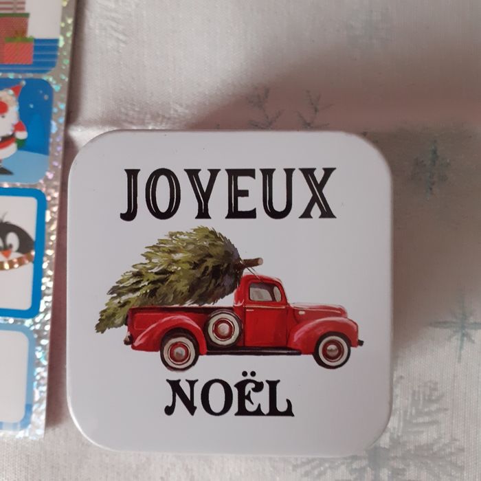 Noël: Boîte métal +80 étiquettes adhésives - photo numéro 3