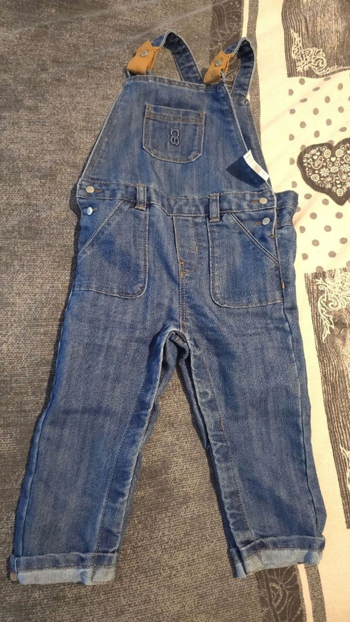 NEUVE (non portée)🏷🥰😍💙SUPERBE  salopette 18mois garçon 💙😍🥰 - photo numéro 3