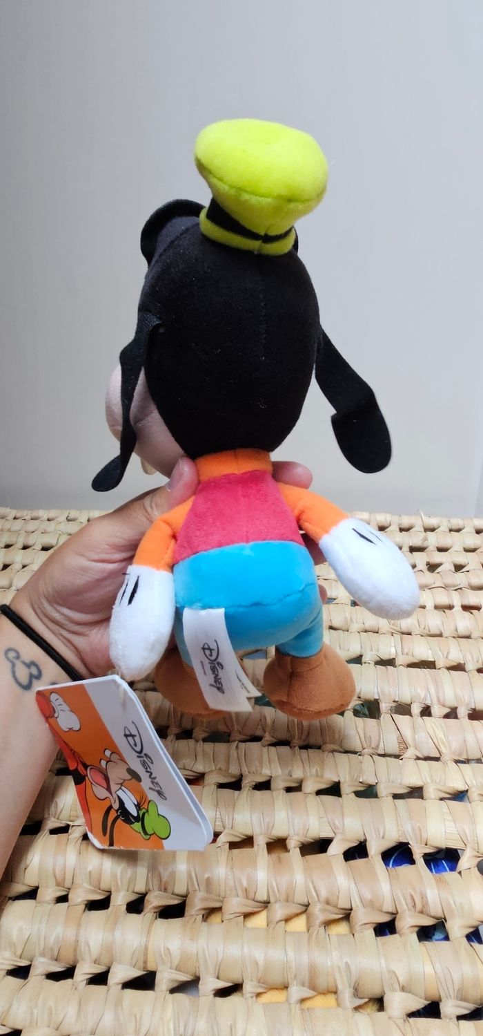 Petite peluche dingo Disney neuve - photo numéro 5