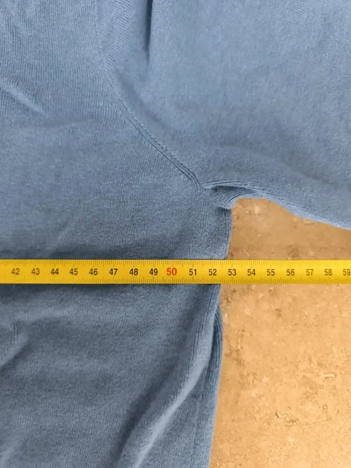 Magnifique pull col V bleu logo jaune Polo Ralph Lauren homme L une petite tâche devant - photo numéro 9
