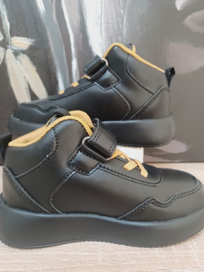 Baskets garçon T 28 - photo numéro 2