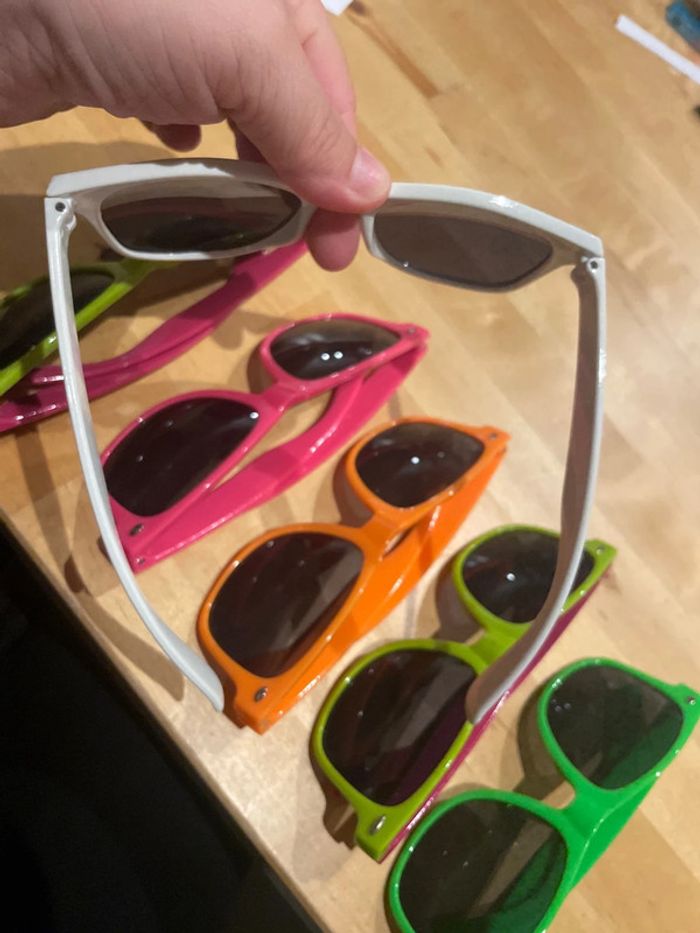 Lot de 6 paires de lunettes de soleil colorées - photo numéro 5
