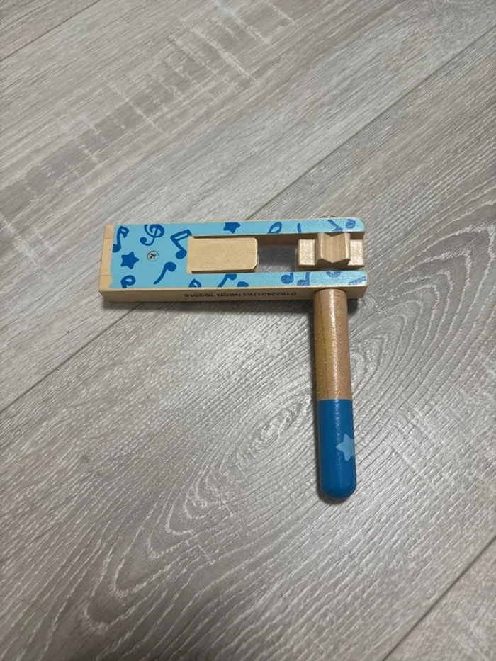Crécelle en bois - photo numéro 2