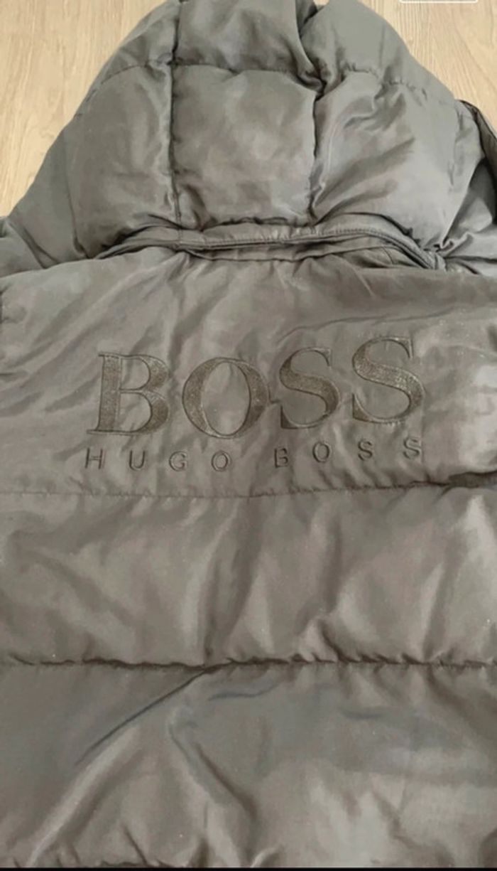 Blouson + coupe vent/kway Hugo boss en 6 ans - photo numéro 4