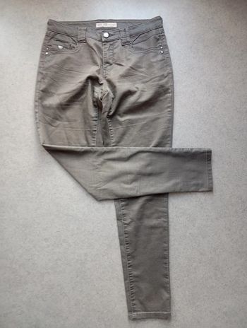 Jeans taille 38 cache cache