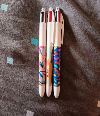 Stylos bic 4 couleurs peinture