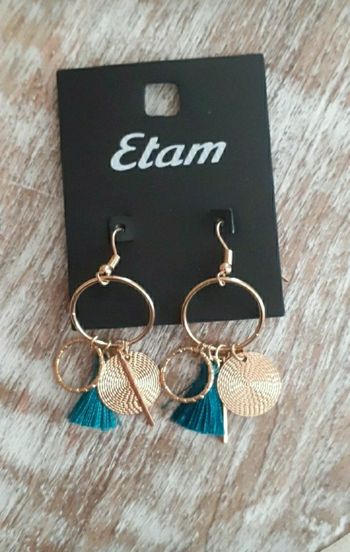 Boucles d'oreilles neuves etam