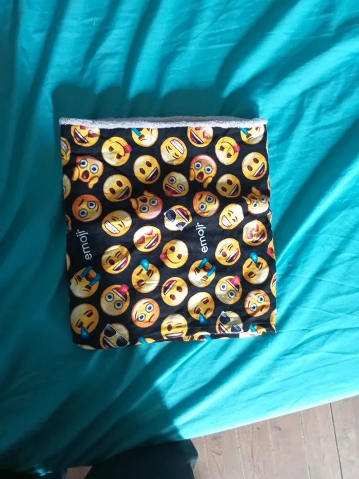 Snood emoji