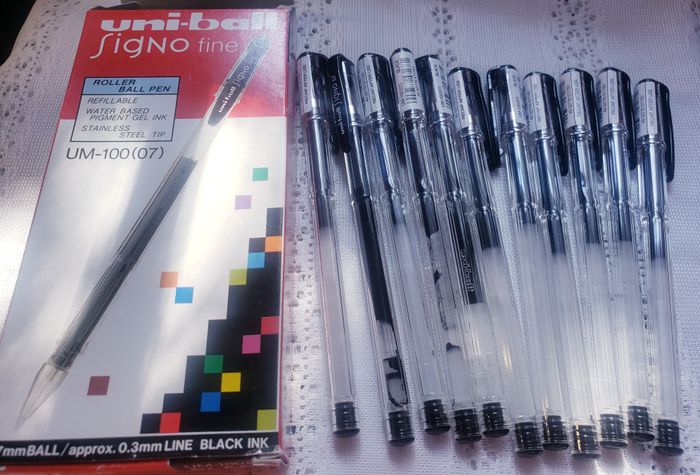 Boîte de 11 stylos bille "Uniball" - photo numéro 2