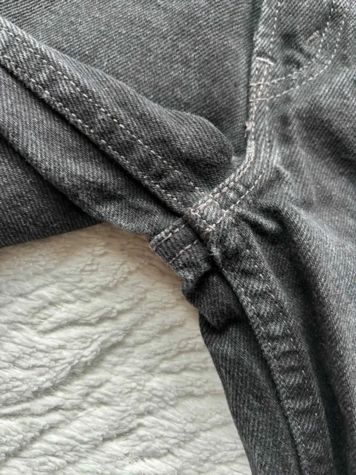 Jean Levi’s femme 550 Relaxed Fit W26 L28 S/36 Gris anthracite noir Mexico US rare y2k 2000s - photo numéro 6