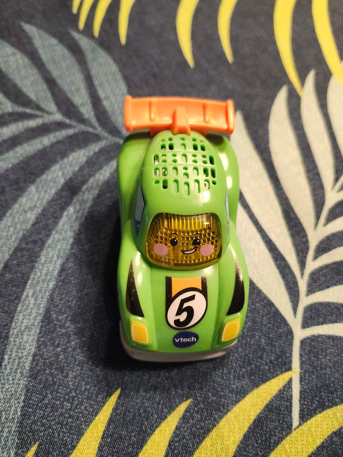 Tut tut bolides enfant premier circuit radiocommande vtech