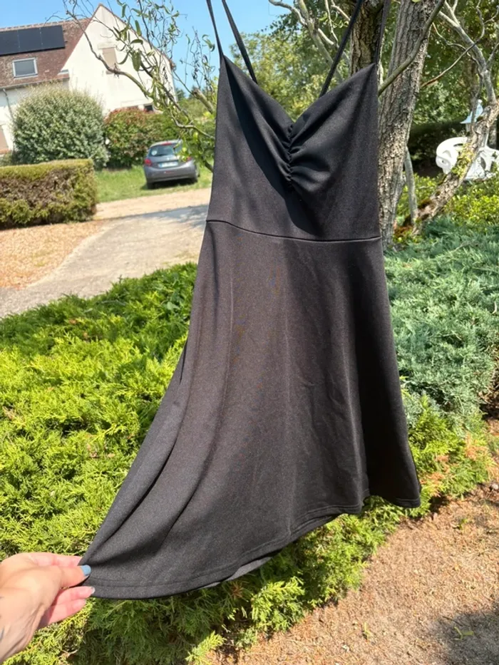Robe noire légère - photo numéro 2