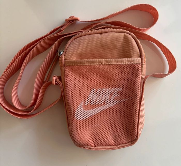 Sacoche petit sac bandoulière marque Nike sportwear