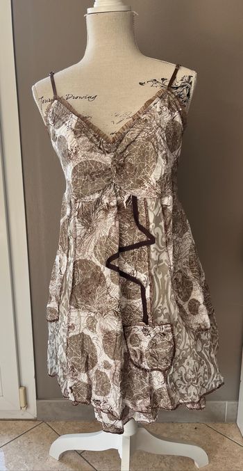 Robe blanche et marron taille 40