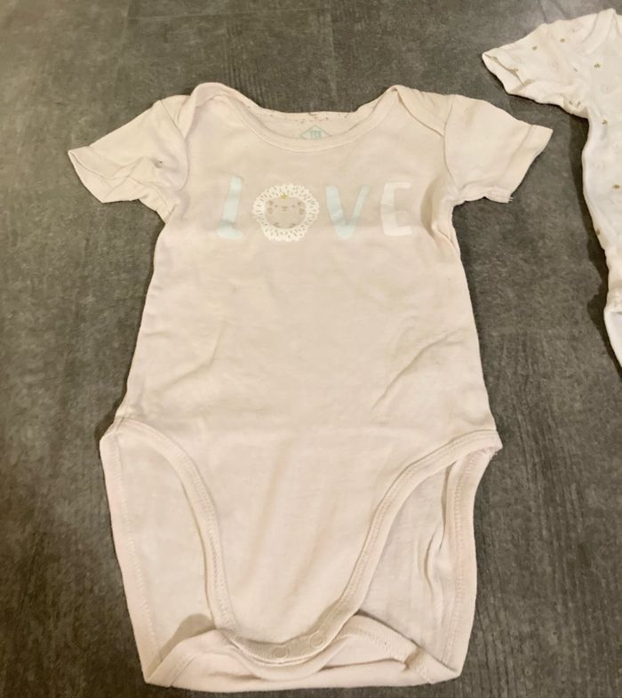 2 bodys MC (23 mois) - photo numéro 3