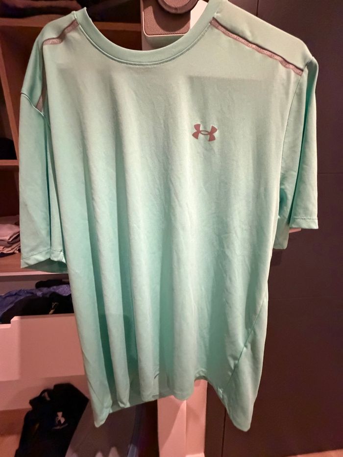 T-shirt under armour