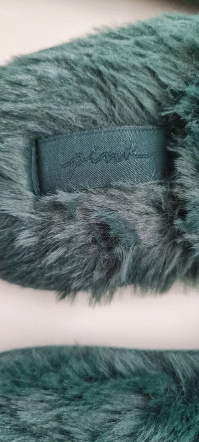 2 paires de chaussons neuves par Victoria's secret - photo numéro 2