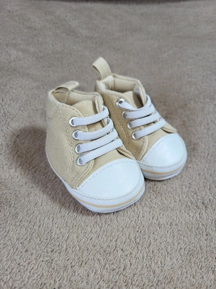Chaussures bébé 0-6 mois