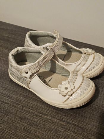 Chaussures fille taille 23
