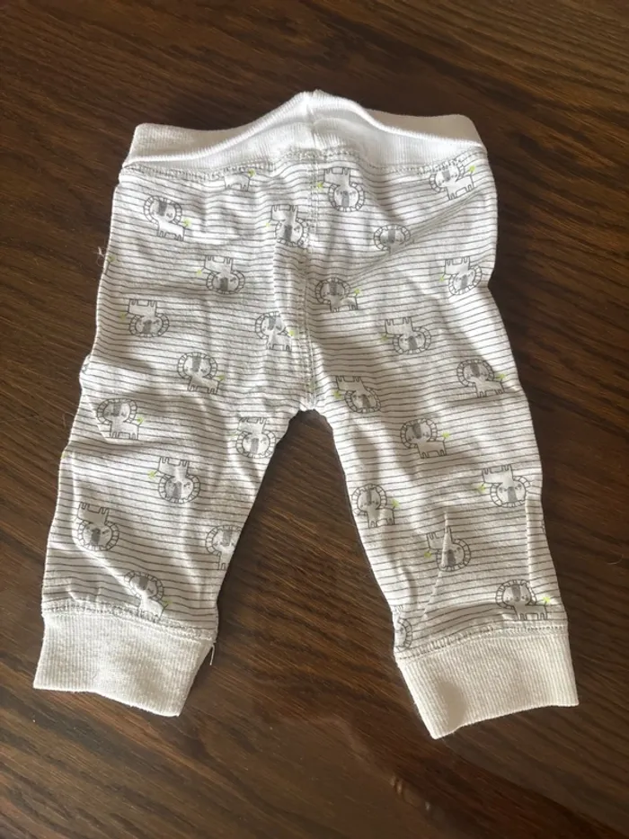 Pantalon 3 mois - photo numéro 3