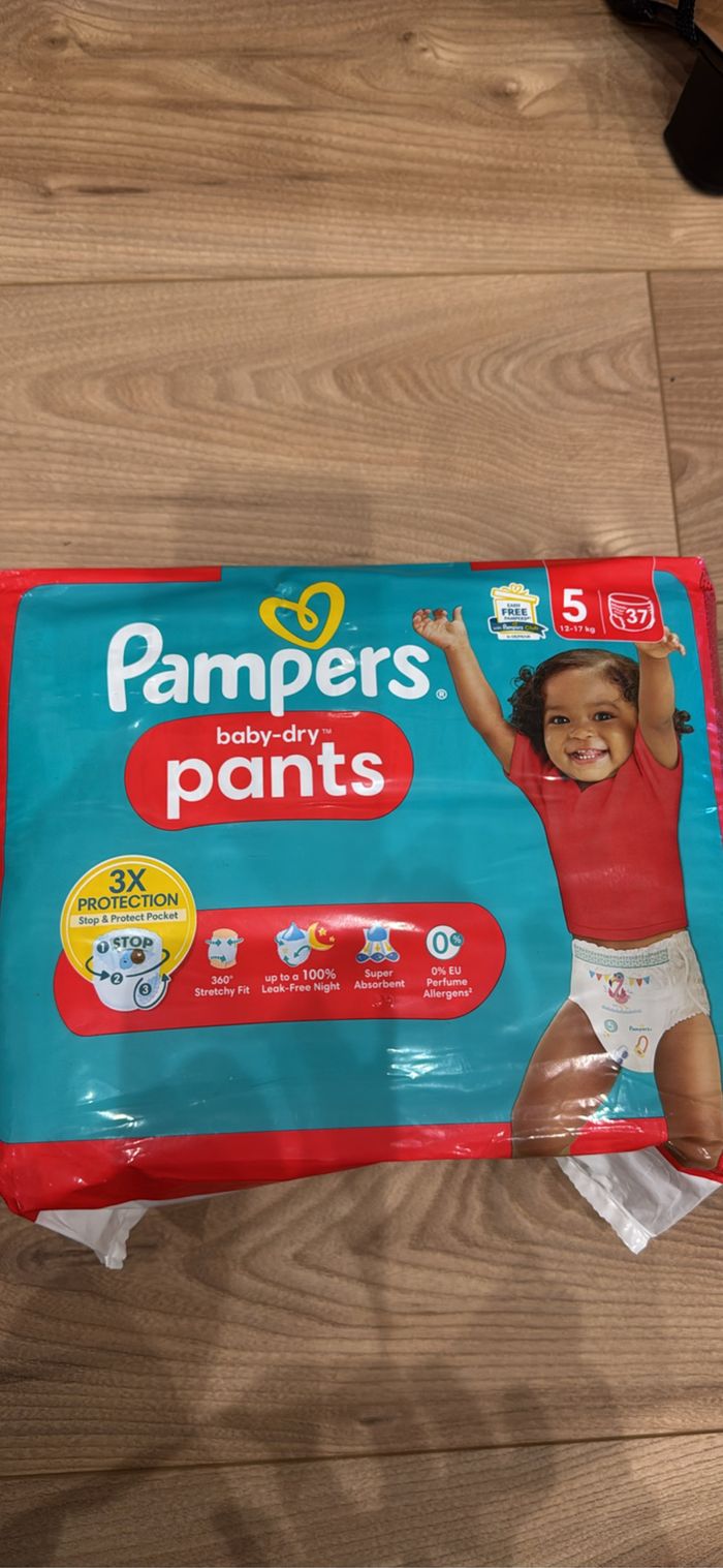 Pampers couché pants culotte taille5