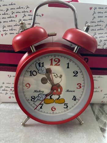 Réveil Mickey mouse. 