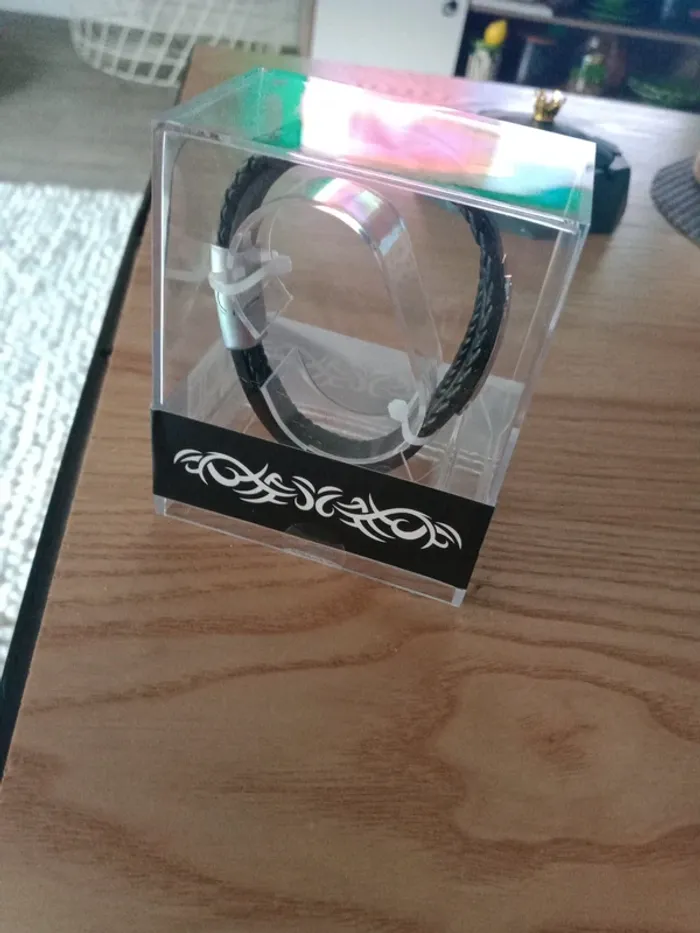Bracelet redskins
En cuir - photo numéro 3